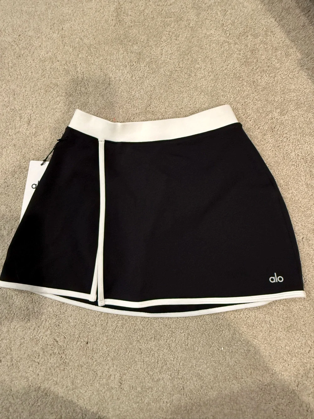 NWOT Alo Airbrush Streamlined Skirt in Black/White sz XXS - Picture 4 of 7